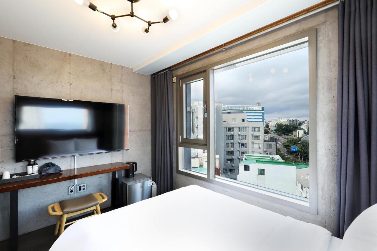 Cornerstone Hotel Сеогвипо Екстериор снимка