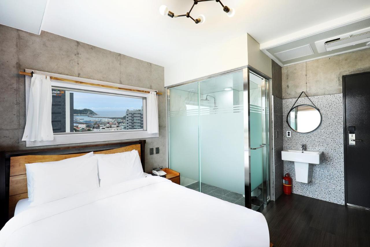Cornerstone Hotel Сеогвипо Екстериор снимка