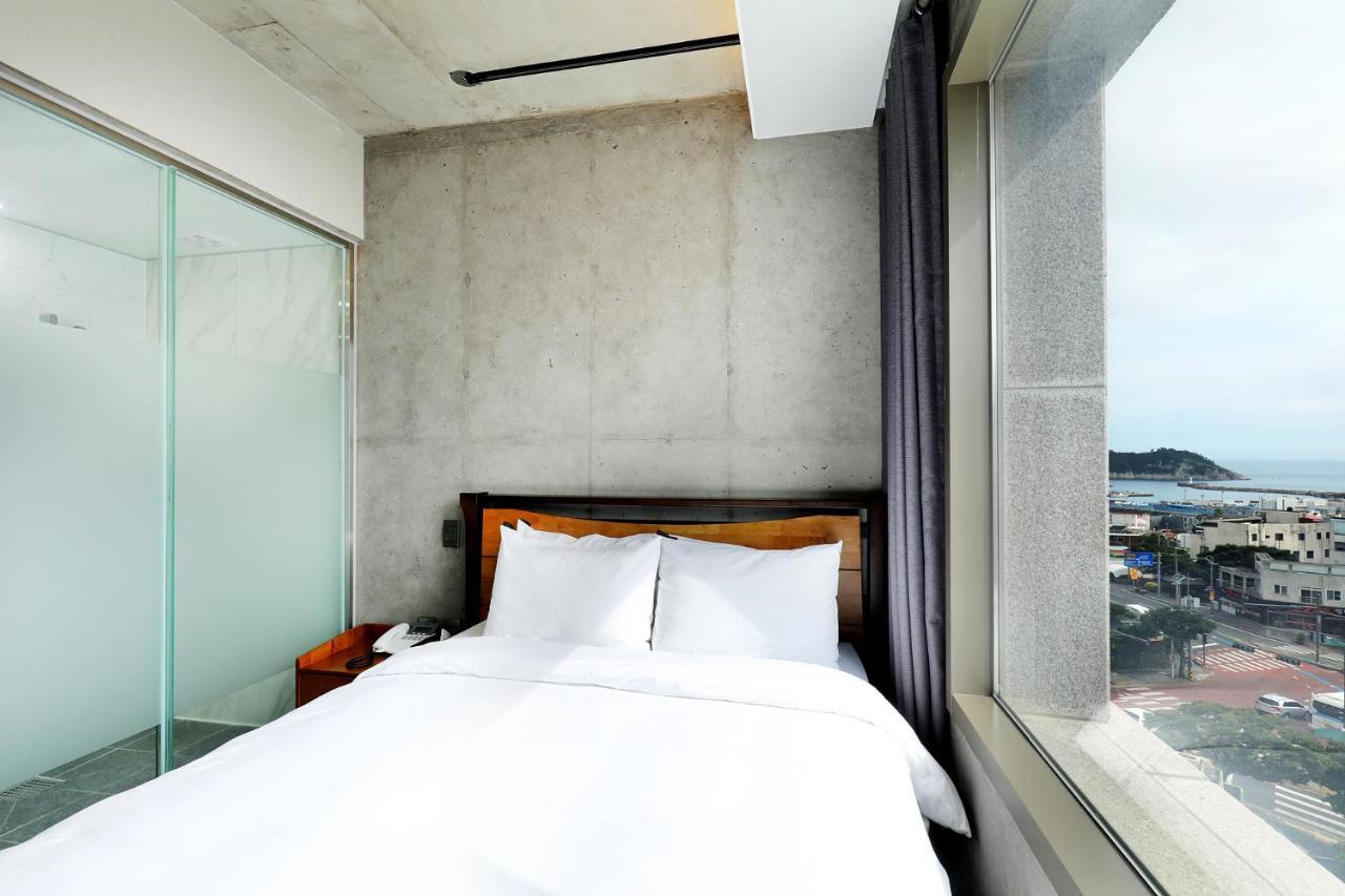 Cornerstone Hotel Сеогвипо Екстериор снимка
