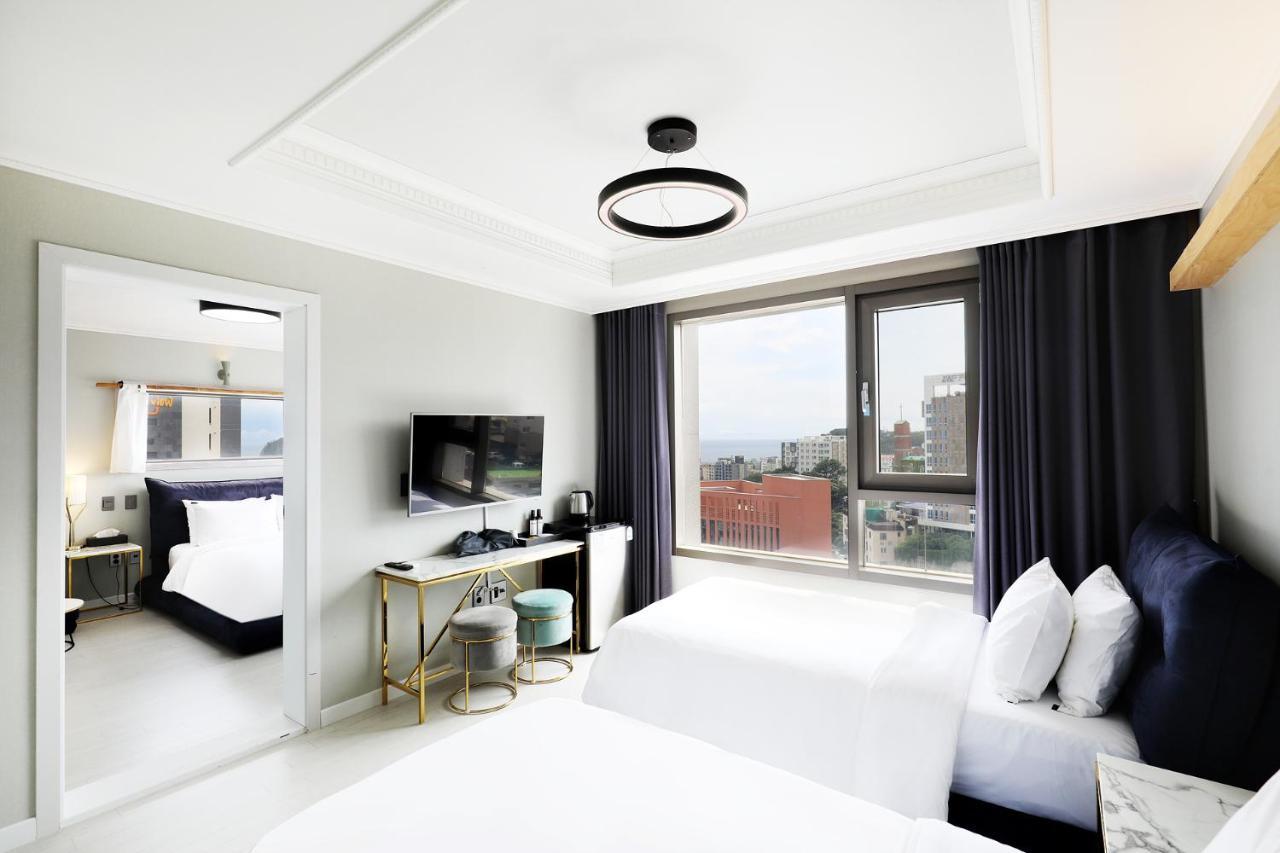 Cornerstone Hotel Сеогвипо Екстериор снимка