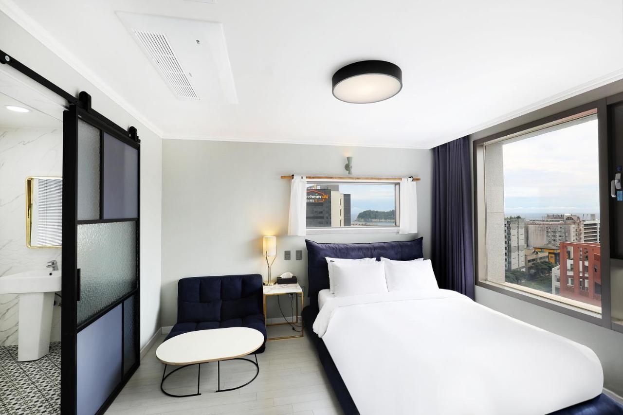 Cornerstone Hotel Сеогвипо Екстериор снимка