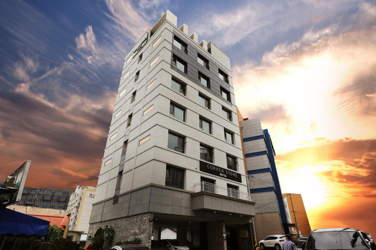 Cornerstone Hotel Сеогвипо Екстериор снимка